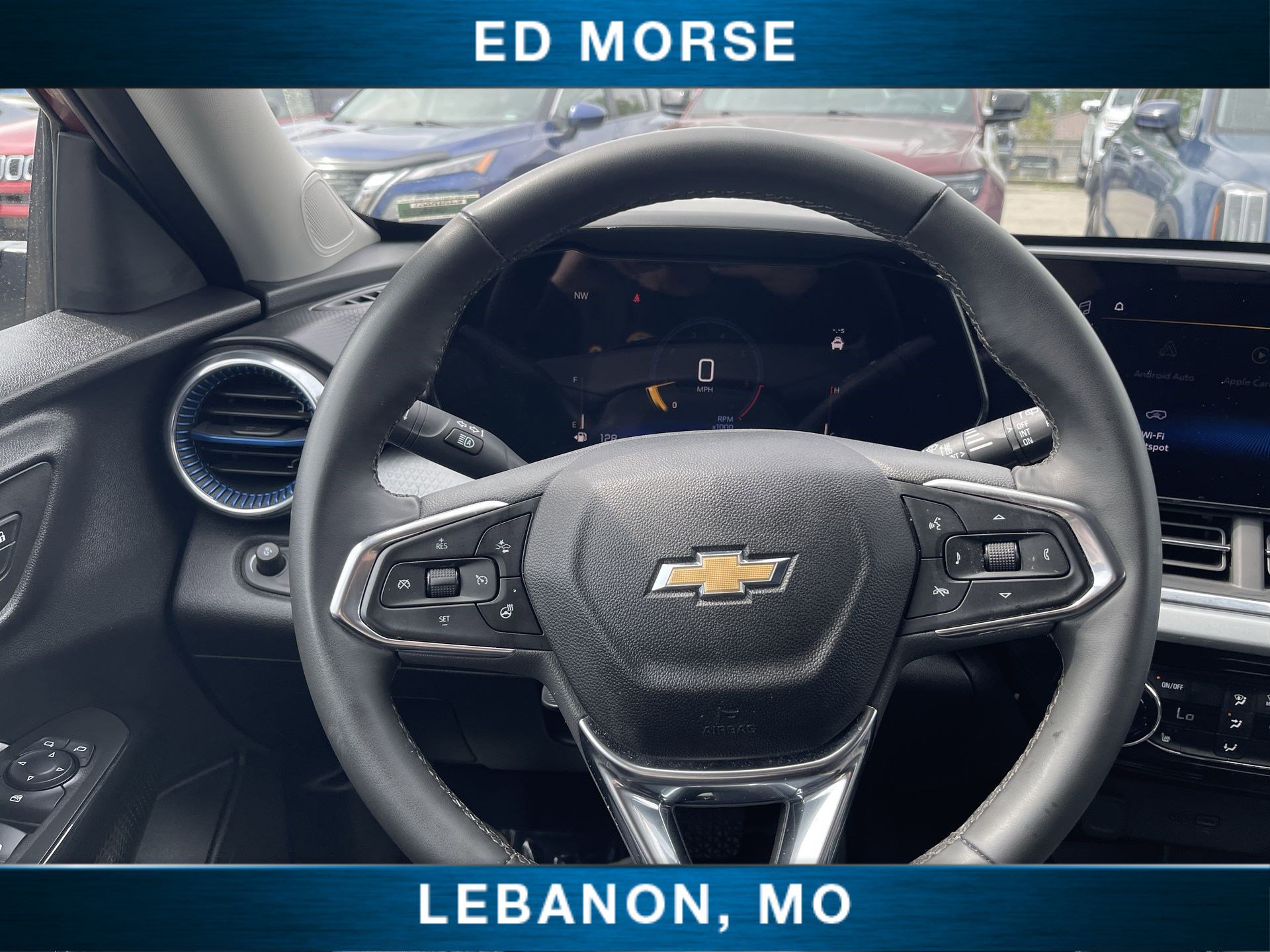Certified 2025 Chevrolet Trax LT w/ LT Convenience Package FWD image 12
