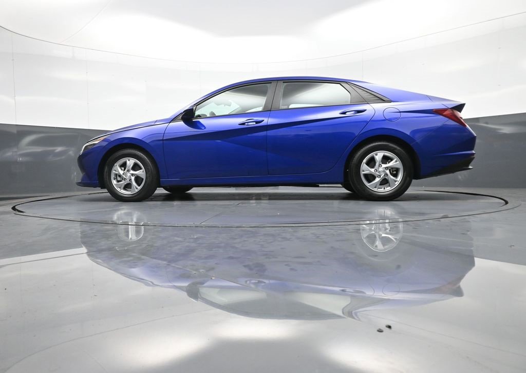 Certified 2023 Hyundai Elantra SE w/ Cargo Package image 32