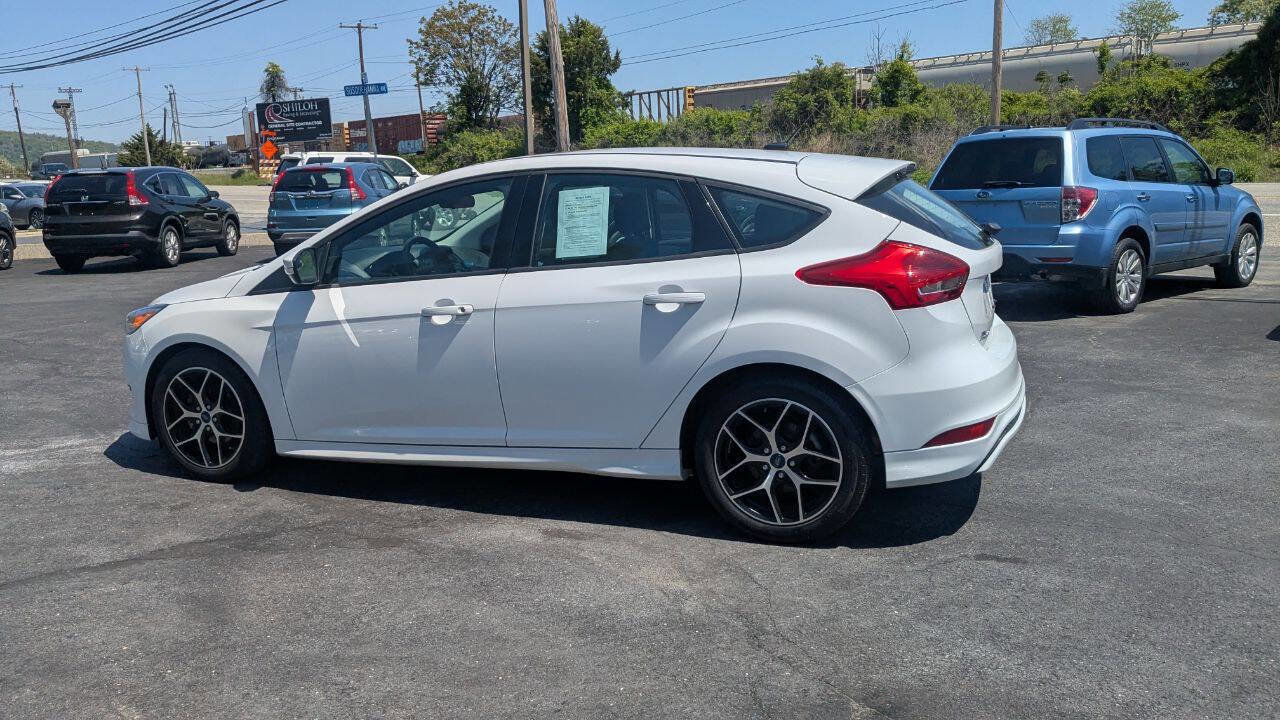 Used 2016 Ford Focus SE w/ SE Sport Package FWD image 15