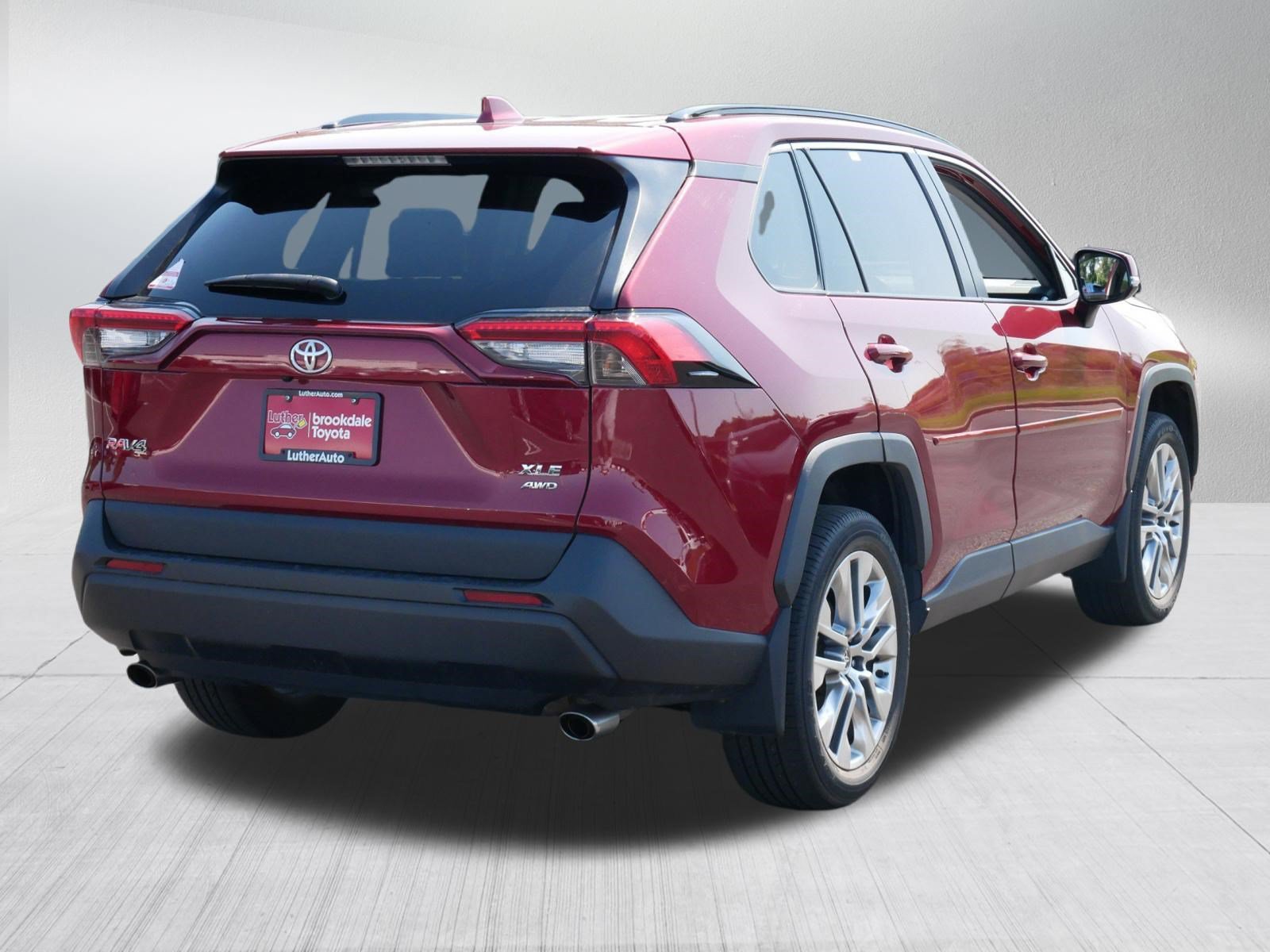 Certified 2021 Toyota RAV4 XLE Premium AWD/4WD image 6