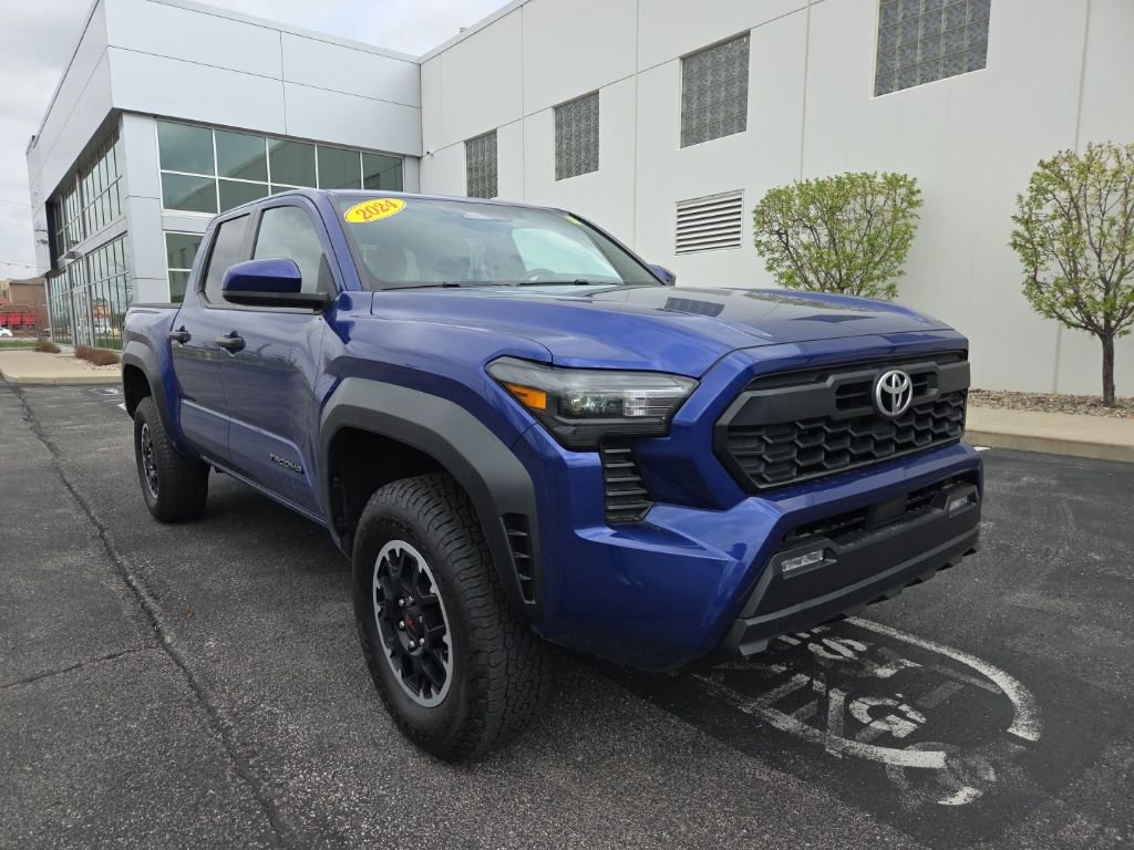 Used 2024 Toyota Tacoma TRD Off-Road AWD/4WD image 4