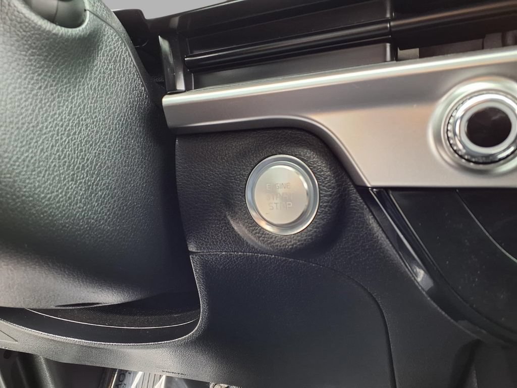 Used 2024 Kia Telluride LX AWD/4WD image 8