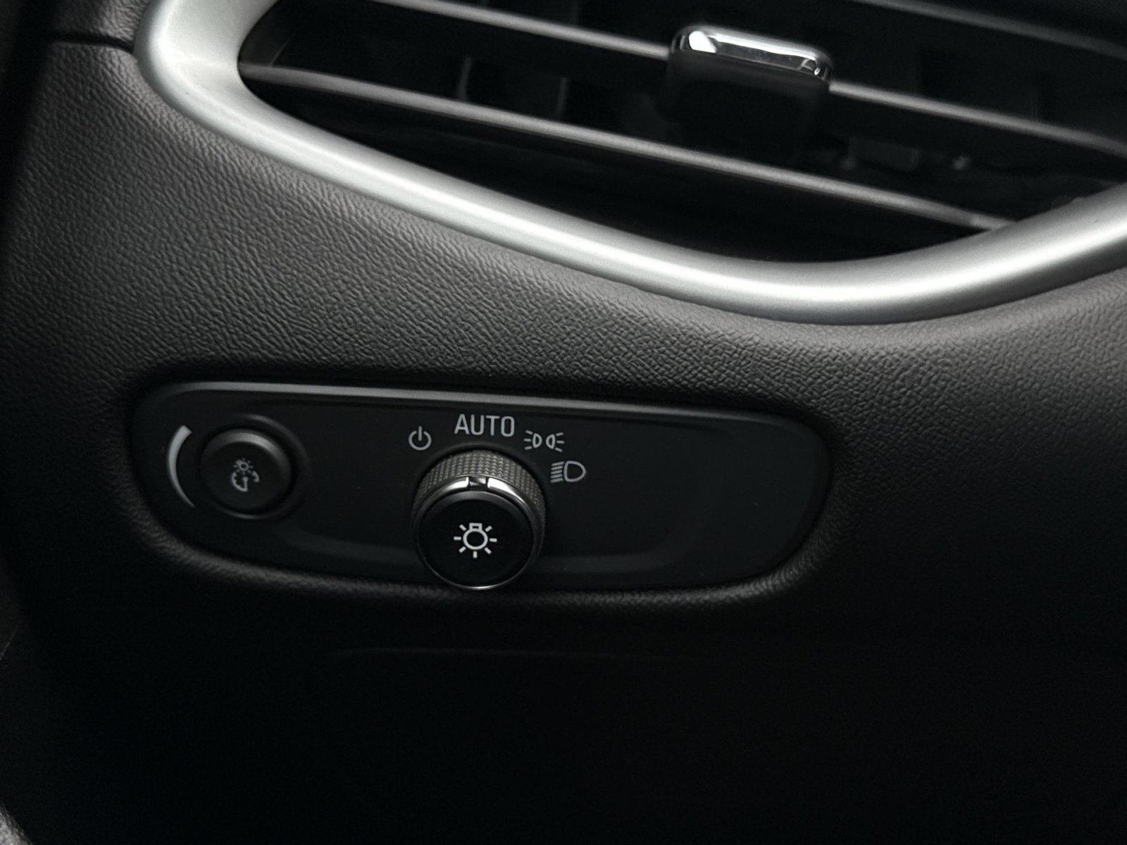 Used 2024 Chevrolet Malibu LT FWD image 22