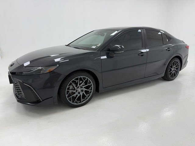 Used 2025 Toyota Camry XSE FWD image 5