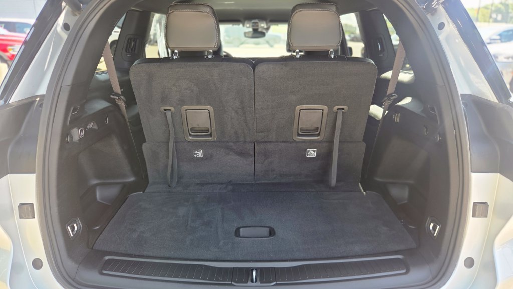 Used 2023 Jeep Grand Cherokee L Laredo AWD/4WD image 9