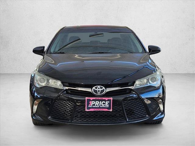 Used 2015 Toyota Camry SE FWD image 2