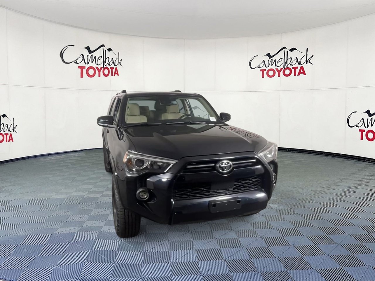Used 2023 Toyota 4Runner SR5 AWD/4WD image 4