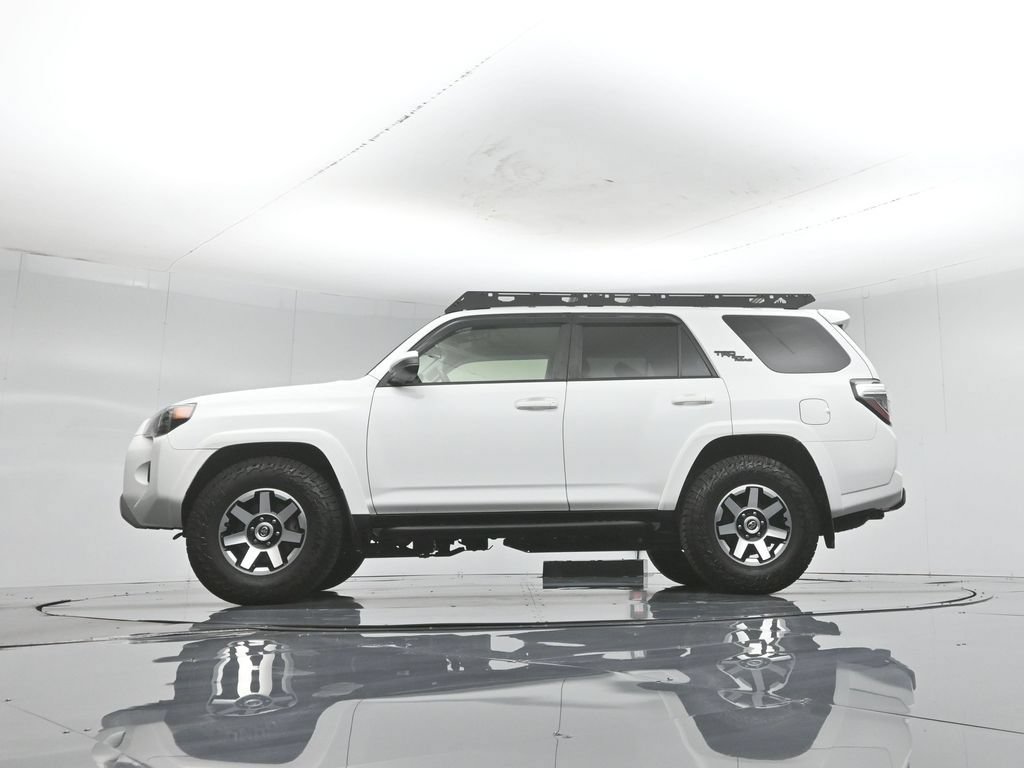 Used 2022 Toyota 4Runner TRD Off-Road AWD/4WD image 7