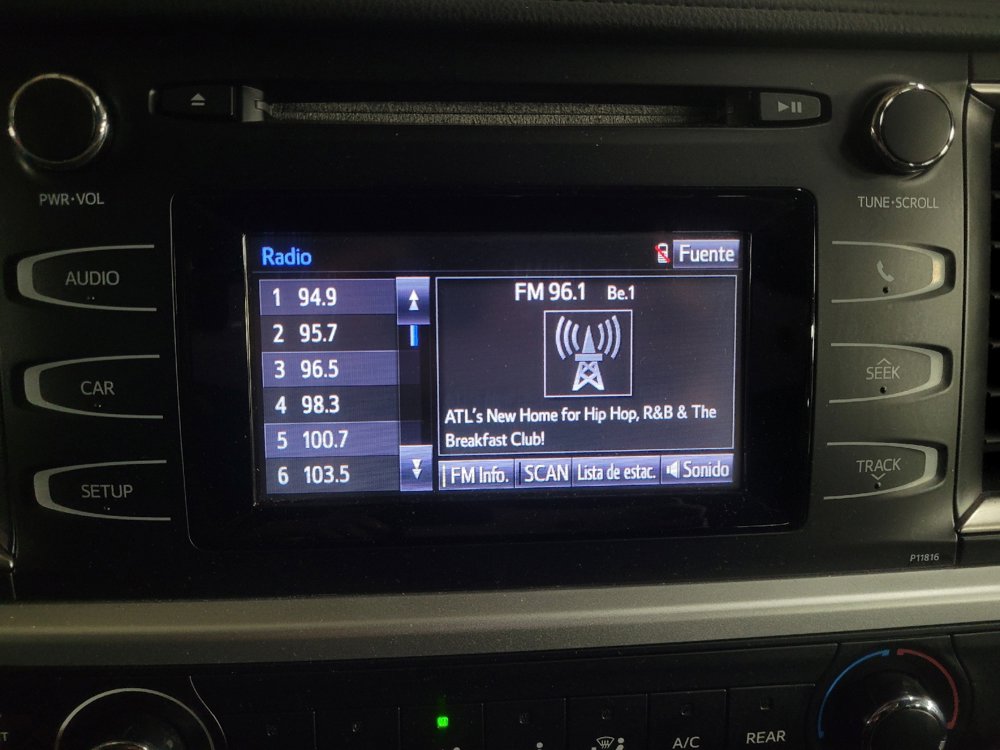 Used 2019 Toyota Highlander LE FWD image 25