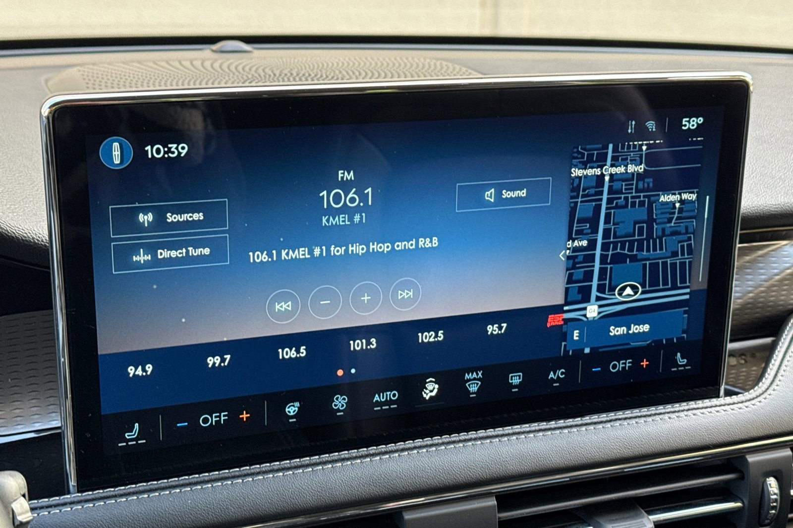 Used 2025 Lincoln Corsair Grand Touring w/ Equipment Group 301A image 17