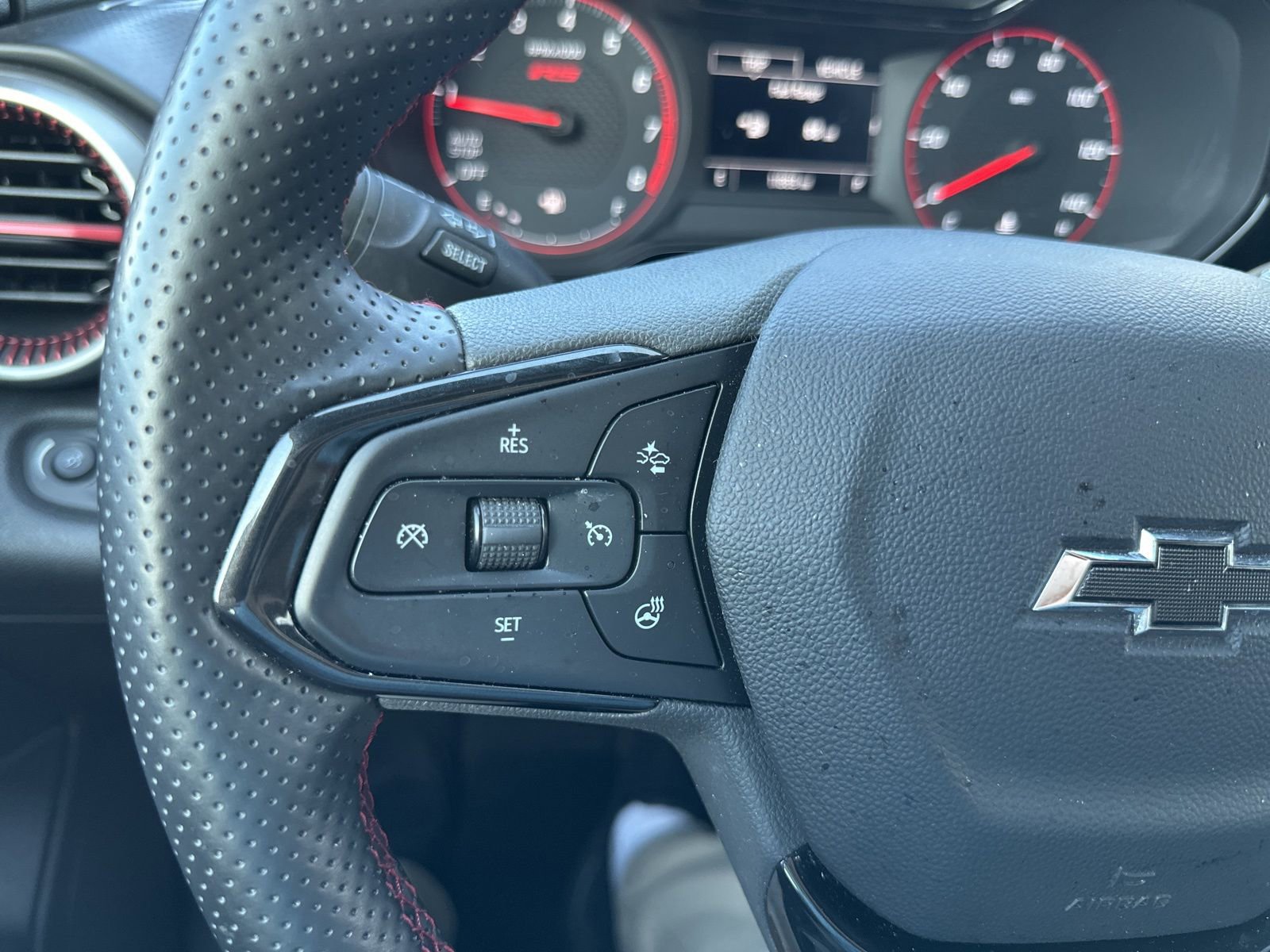 Used 2025 Chevrolet Trax RS w/ Sunroof Package image 25