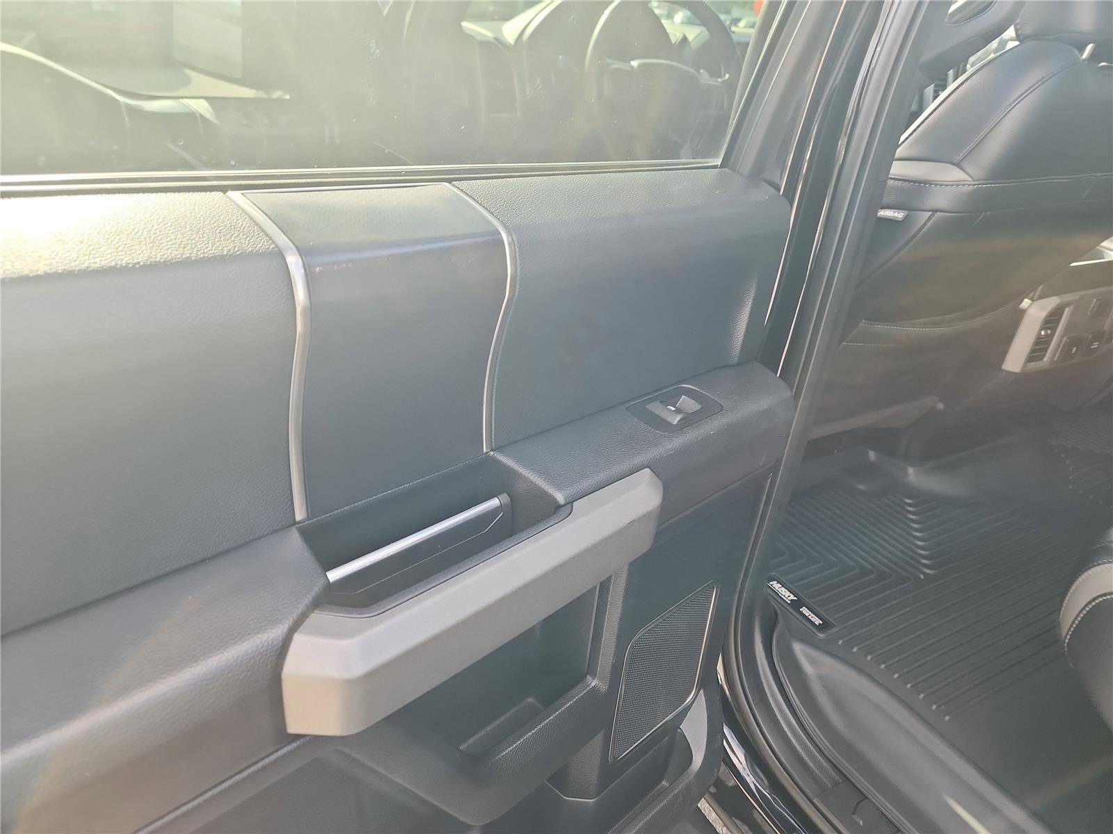 Used 2018 Ford F150 Raptor w/ Equipment Group 802A Luxury AWD/4WD image 16