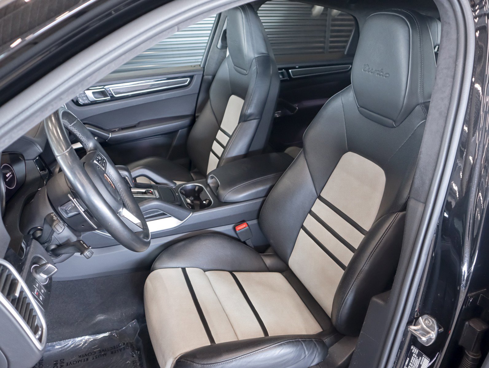 Used 2023 Porsche Cayenne Turbo AWD/4WD image 5