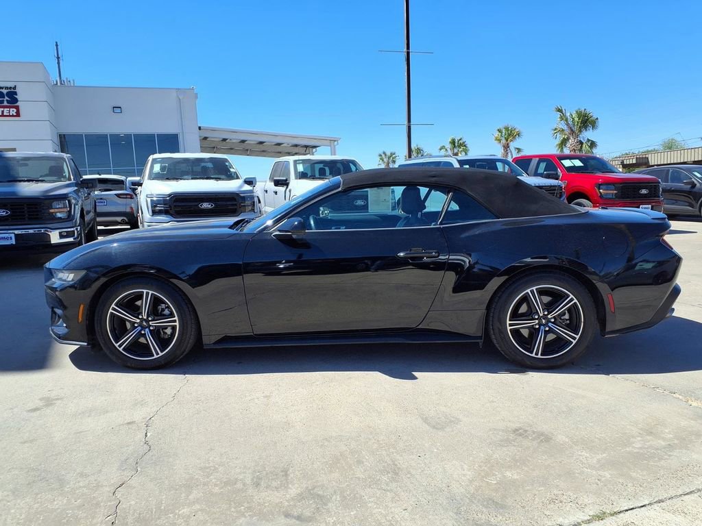 Used 2025 Ford Mustang Premium image 4