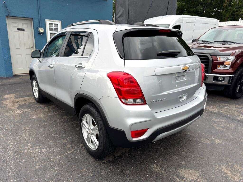 Used 2020 Chevrolet Trax LT w/ LT Convenience Package image 4