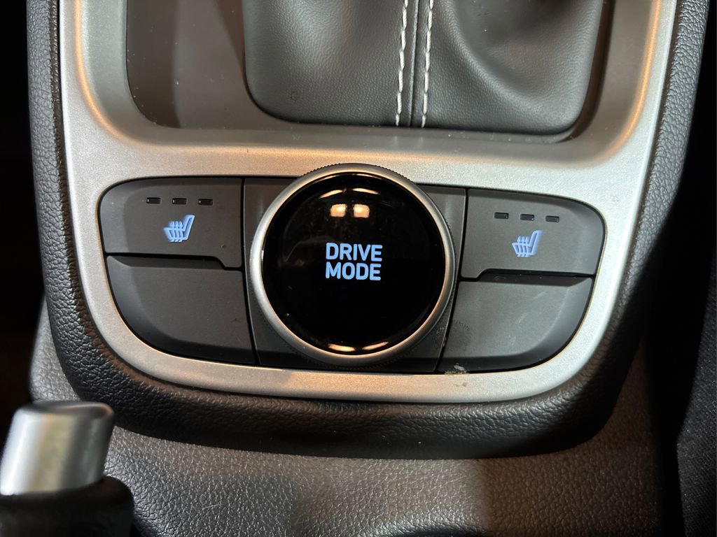 Certified 2026 Hyundai Venue SEL FWD image 34