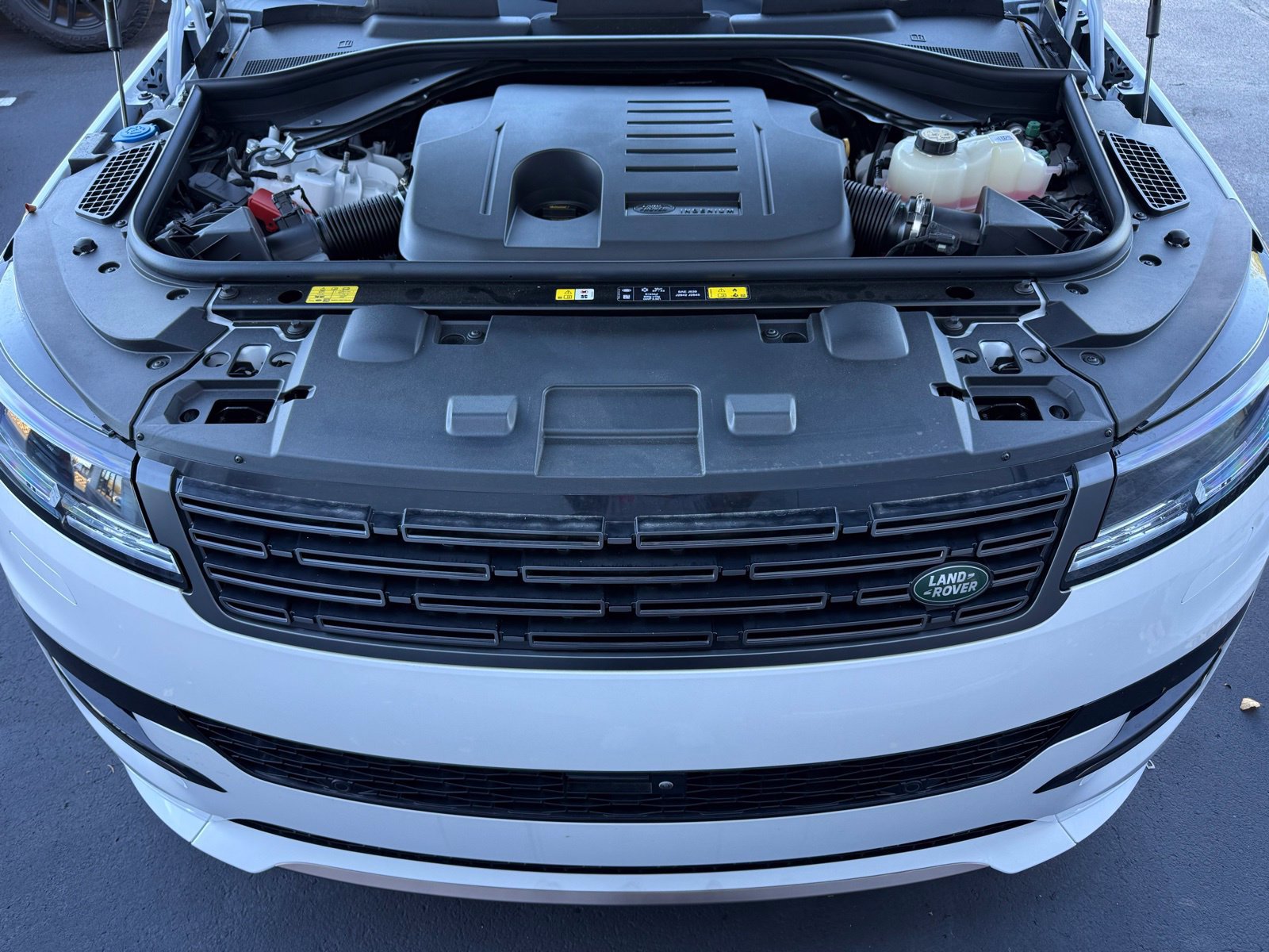 New 2025 Land Rover Range Rover Sport Dynamic SE AWD/4WD image 38