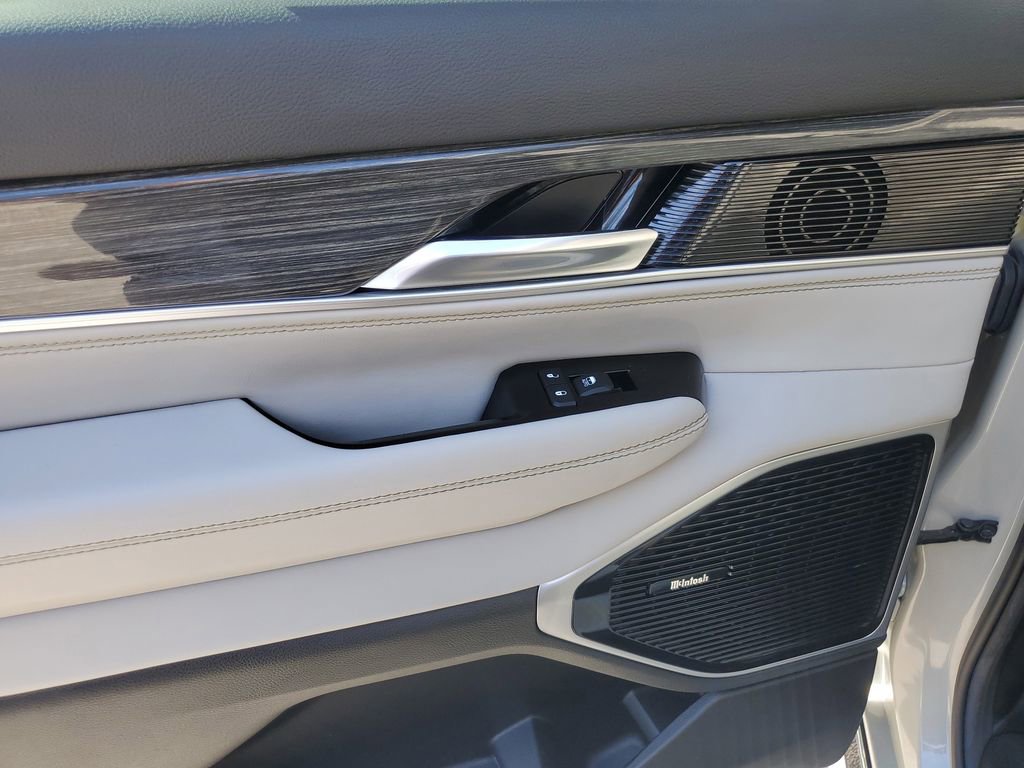 Used 2022 Jeep Wagoneer Series III w/ Premium Group I image 19