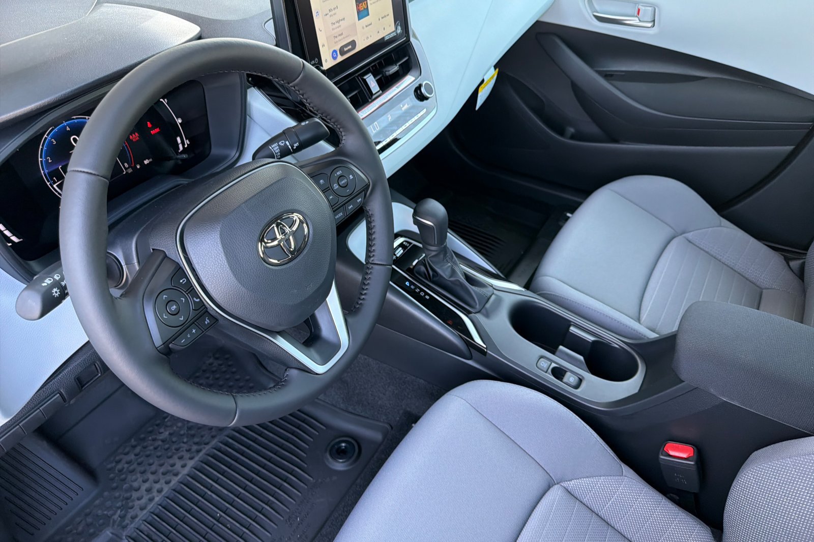 New 2027 Toyota Corolla SE FWD image 10