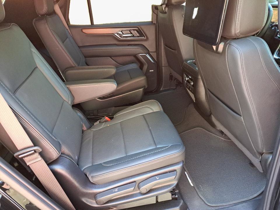 Used 2025 GMC Yukon Denali w/ Denali Reserve Package AWD/4WD image 12