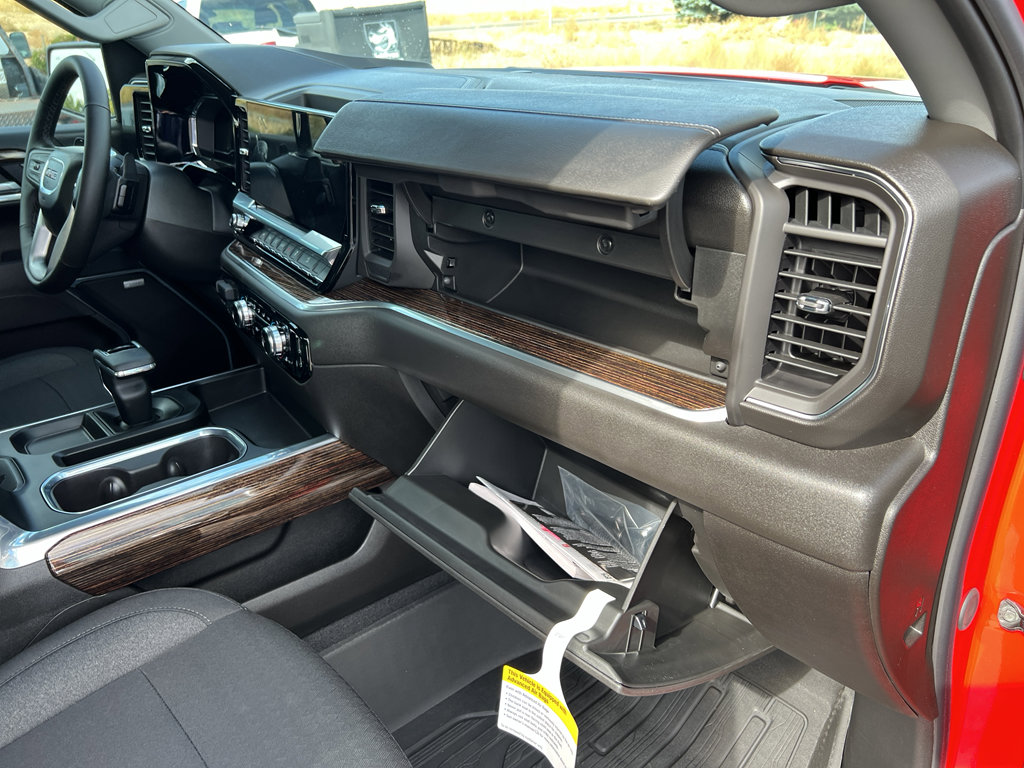 New 2025 GMC Sierra 1500 Elevation image 26