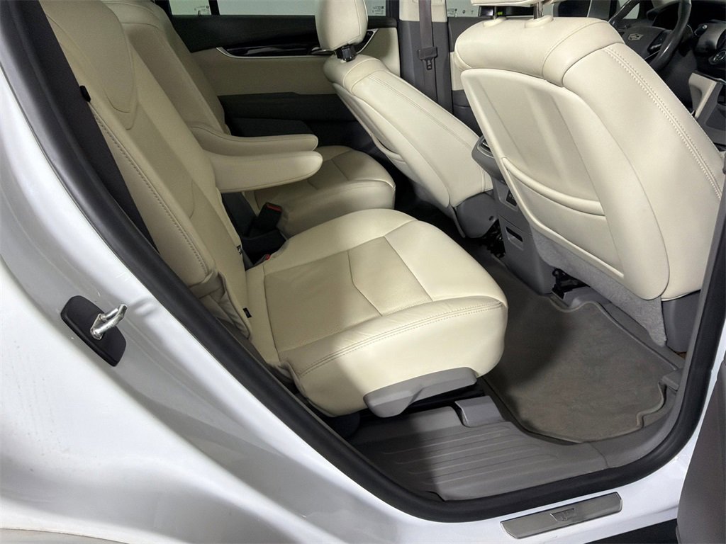 Used 2020 Cadillac XT6 Premium Luxury image 16