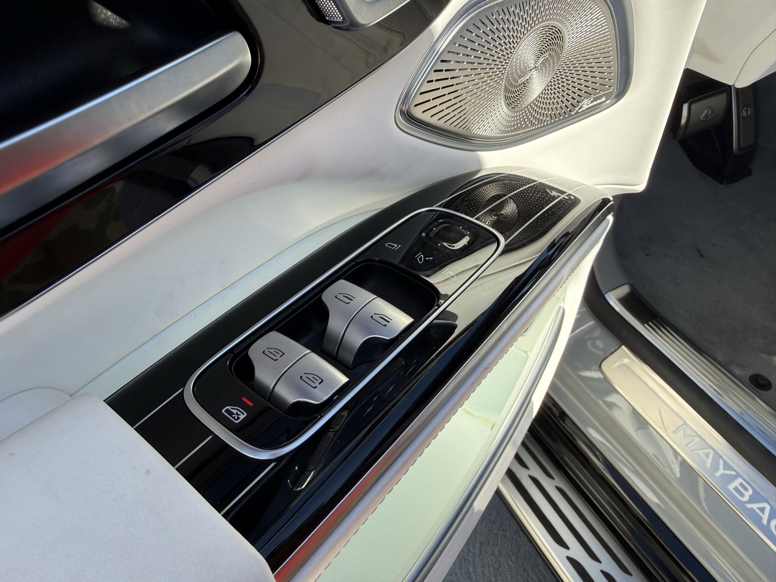 New 2025 Mercedes-Benz Maybach EQS 680 4MATIC image 15