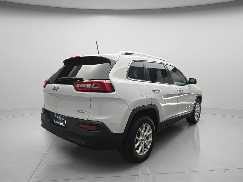 Used 2016 Jeep Cherokee Latitude w/ Cold Weather Group AWD/4WD image 7
