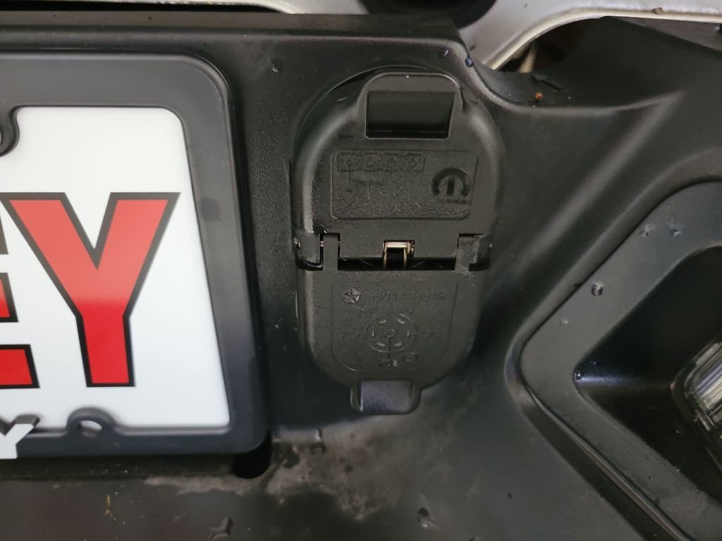 Used 2017 RAM 2500 Tradesman w/ Chrome Appearance Group image 21