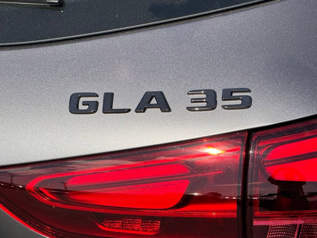 Used 2025 Mercedes-Benz GLA 35 AMG 4MATIC image 13