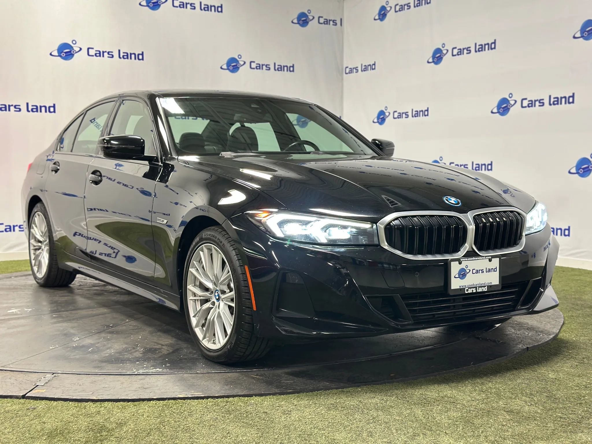 Used 2023 BMW 330e w/ Driving Assistance Package image 1