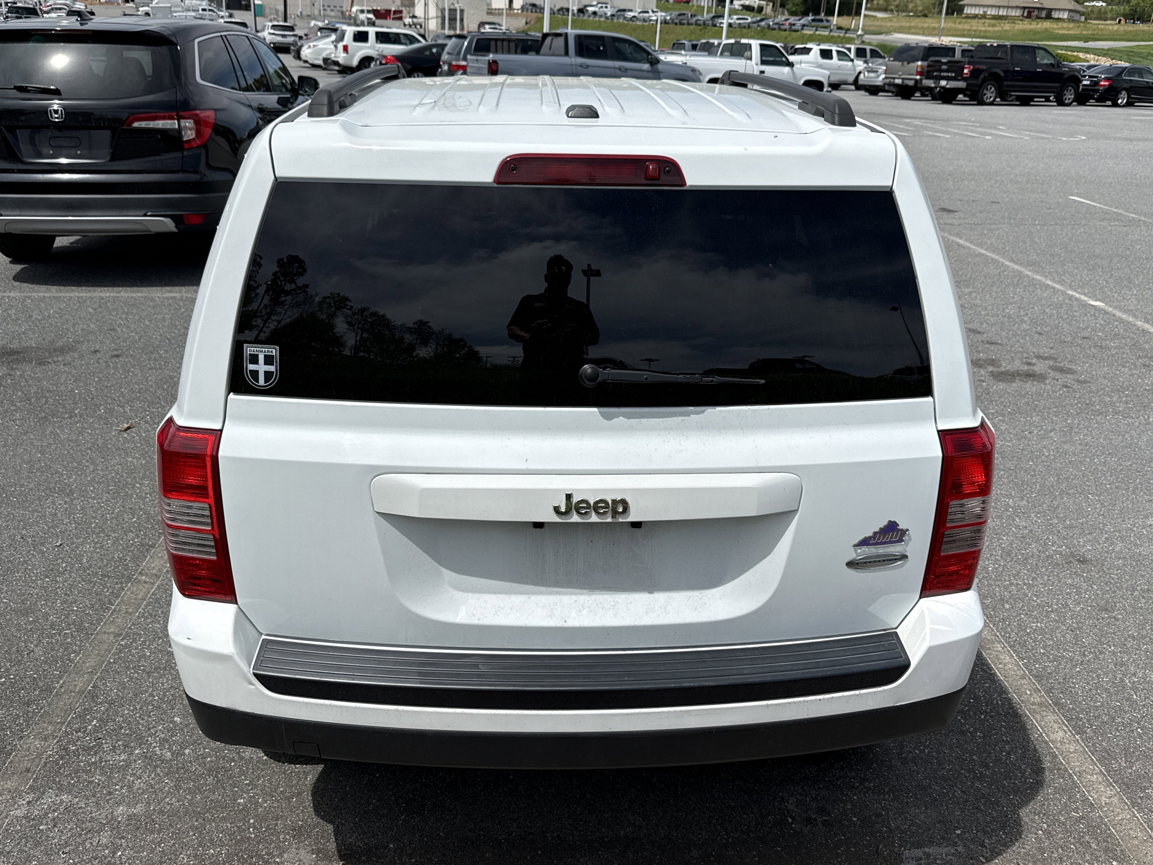 Used 2015 Jeep Patriot Latitude w/ Sun/Sound Group image 9
