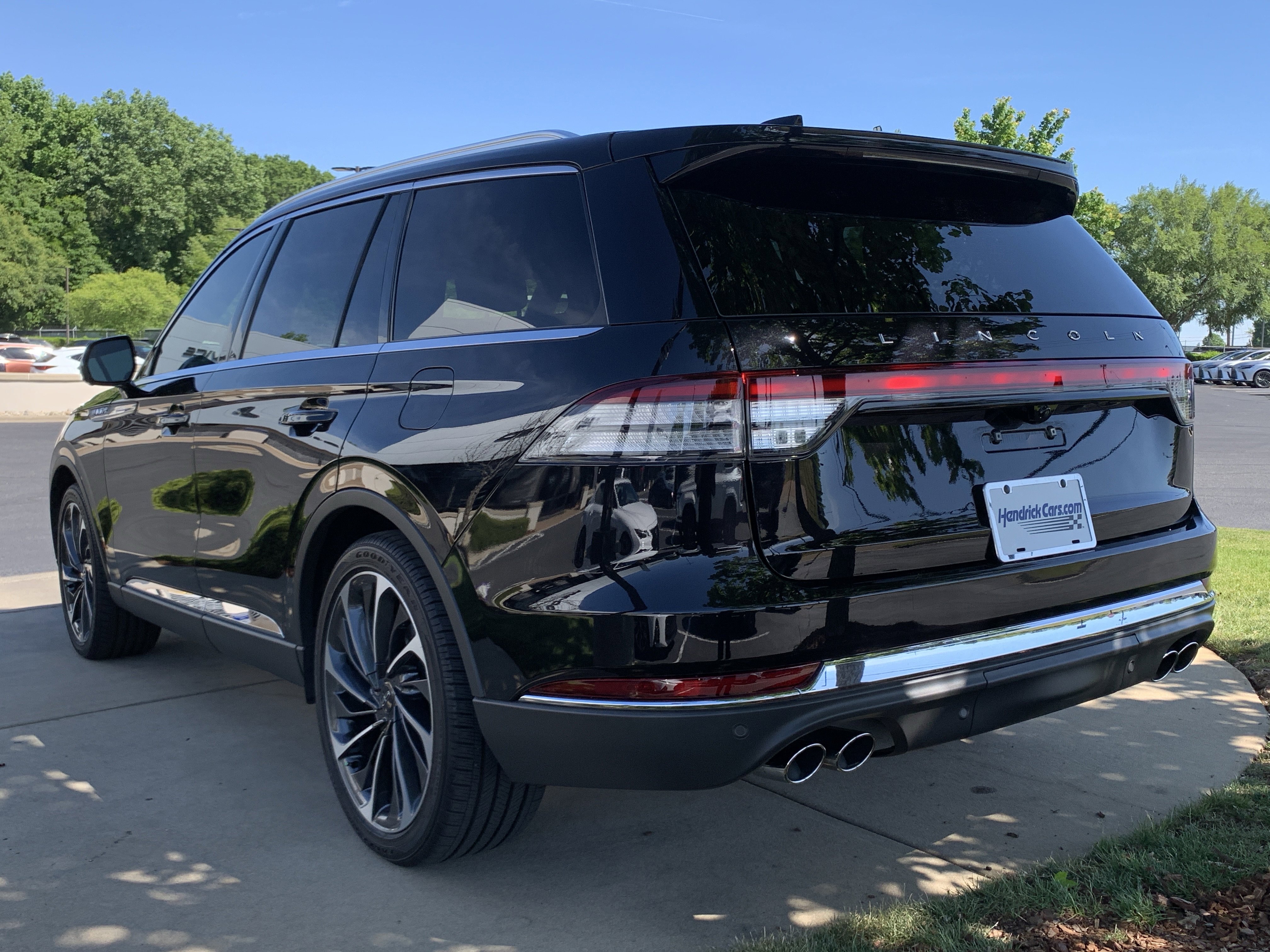 Used 2025 Lincoln Aviator Reserve w/ Illumination Package RWD image 11
