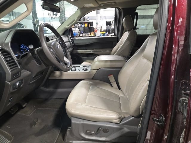 Used 2020 Ford Expedition XLT w/ Equipment Group 202A AWD/4WD image 14