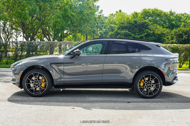 Used 2021 Aston Martin DBX AWD/4WD image 3