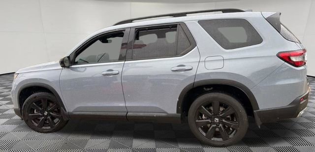 Used 2025 Honda Pilot Black Edition image 7