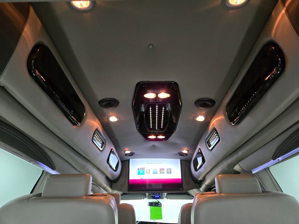 Used 2023 Chevrolet Express 2500 Extended image 10