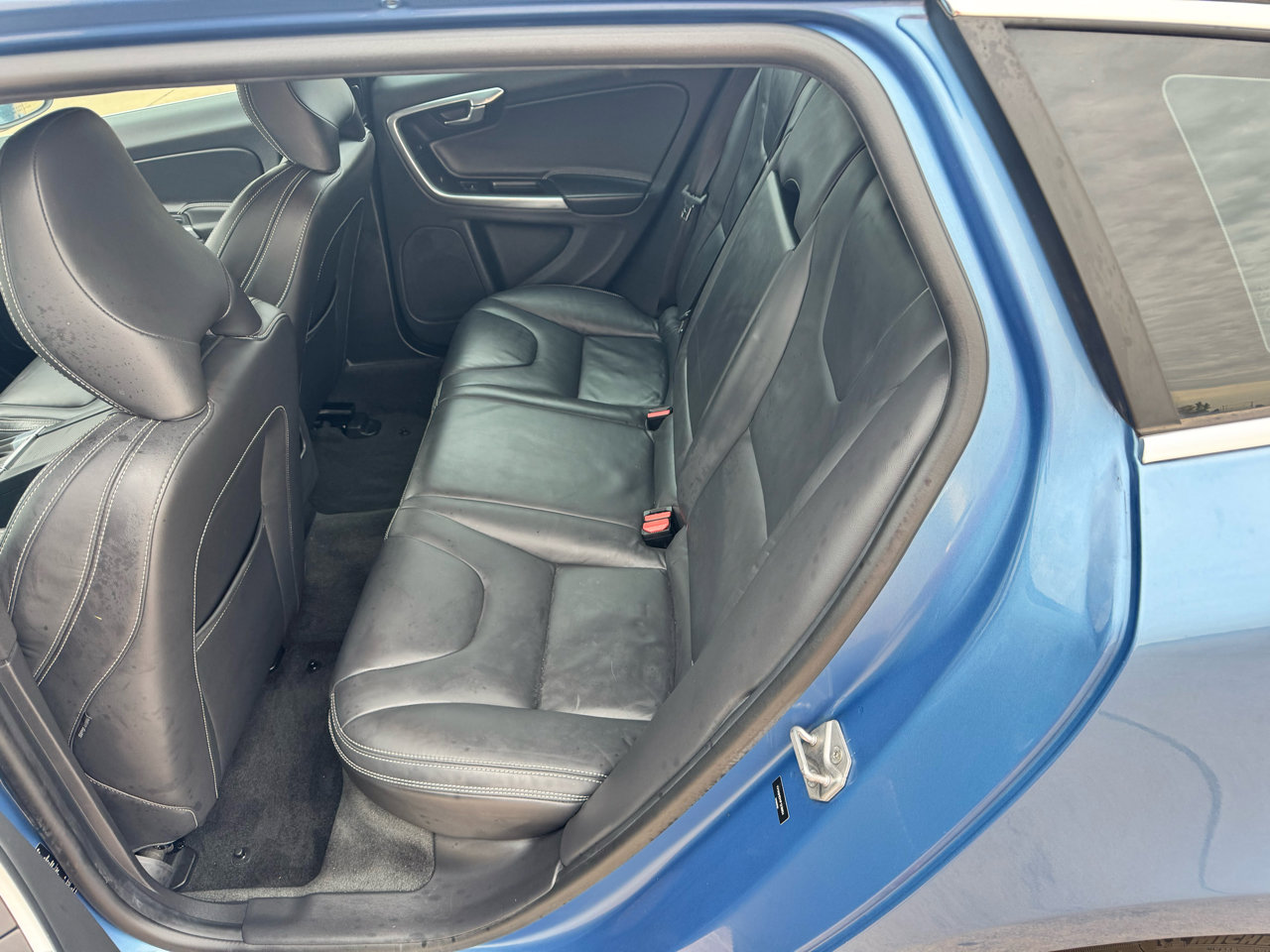 Used 2015 Volvo V60 T5 Platinum image 14