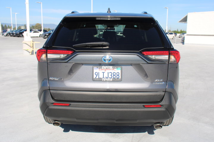 Certified 2024 Toyota RAV4 XLE w/ Convenience Package image 4