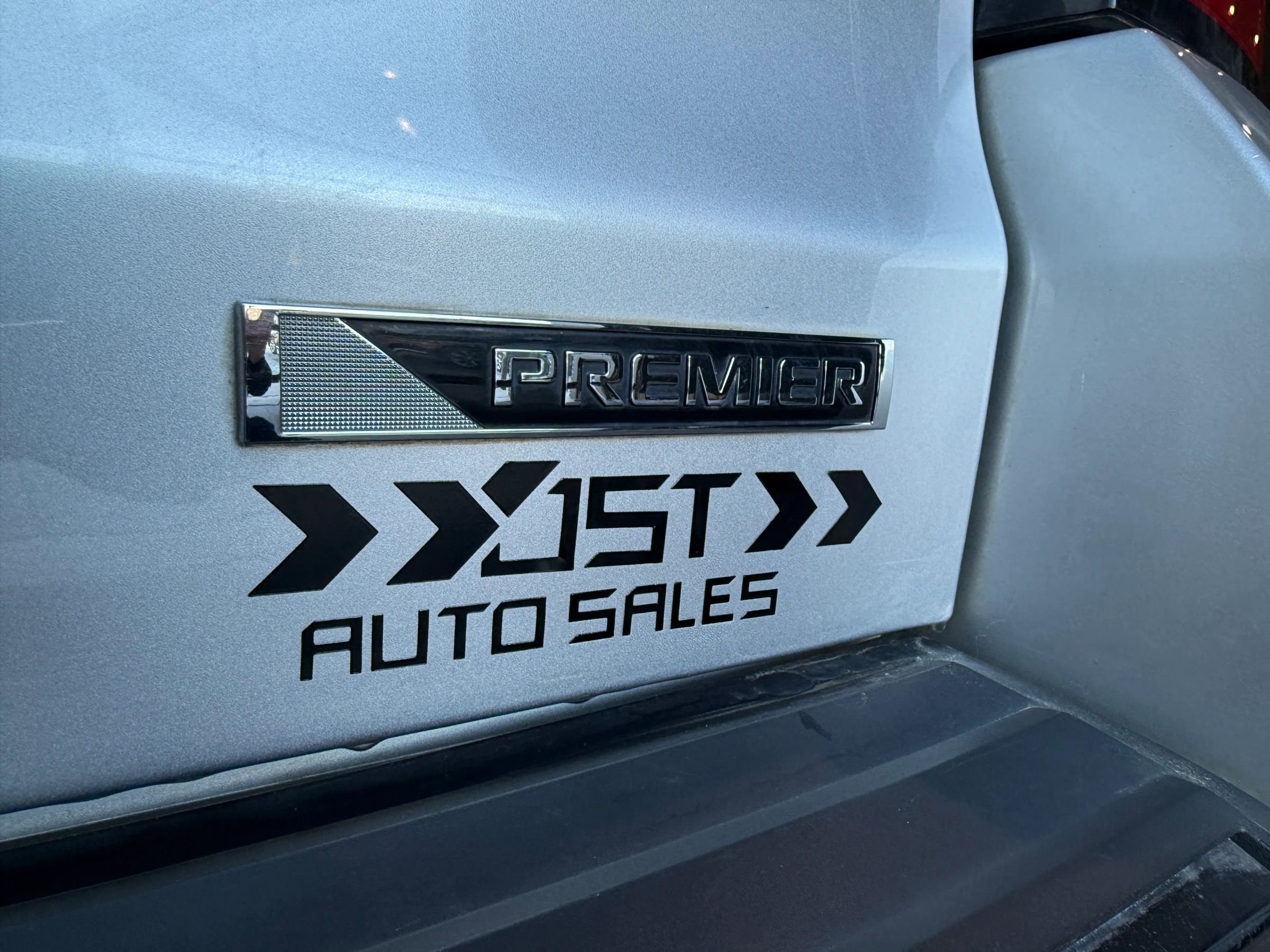 Used 2018 Chevrolet Suburban Premier image 48