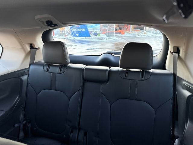 Used 2025 Honda Pilot EX-L image 23