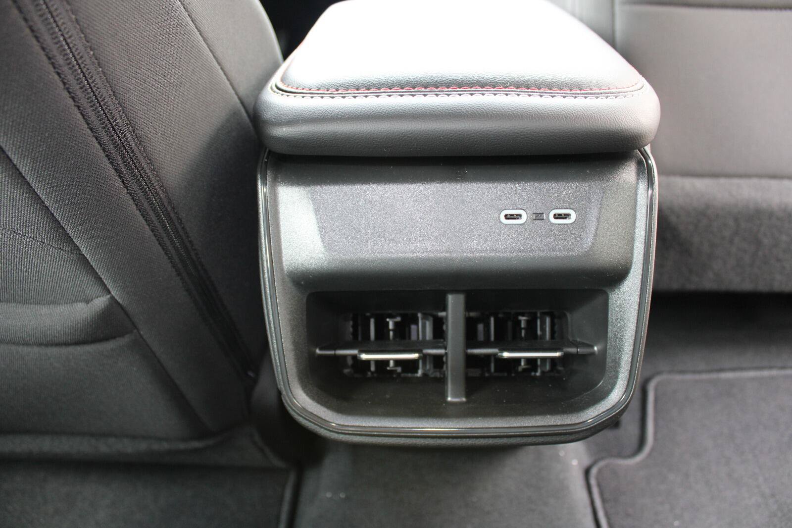 New 2026 Dodge Charger R/T w/ Blacktop Package AWD/4WD image 28