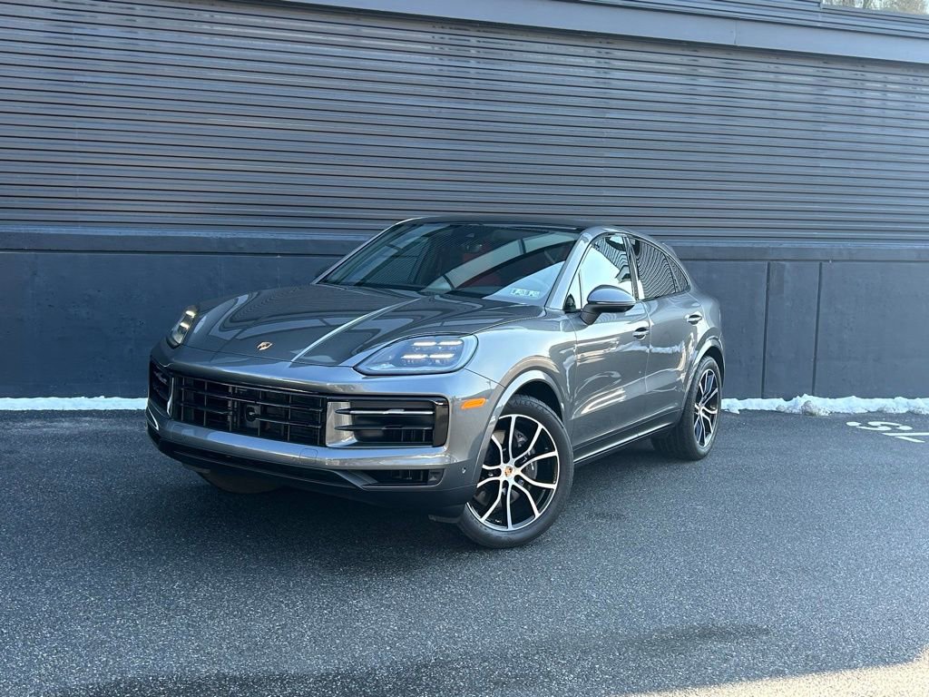 Certified 2025 Porsche Cayenne Coupe image 6