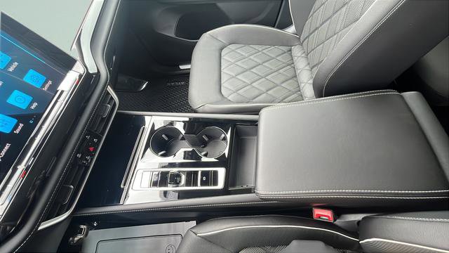 New 2026 Volkswagen Atlas SEL Premium R-Line AWD/4WD image 17