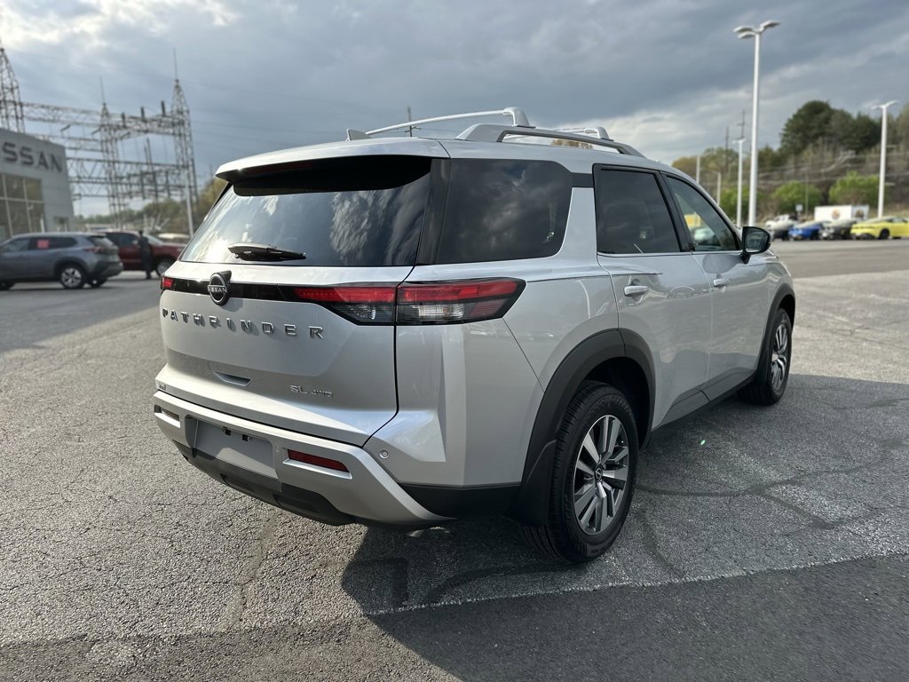 Used 2024 Nissan Pathfinder SL w/ Lighting Package (N92) image 7