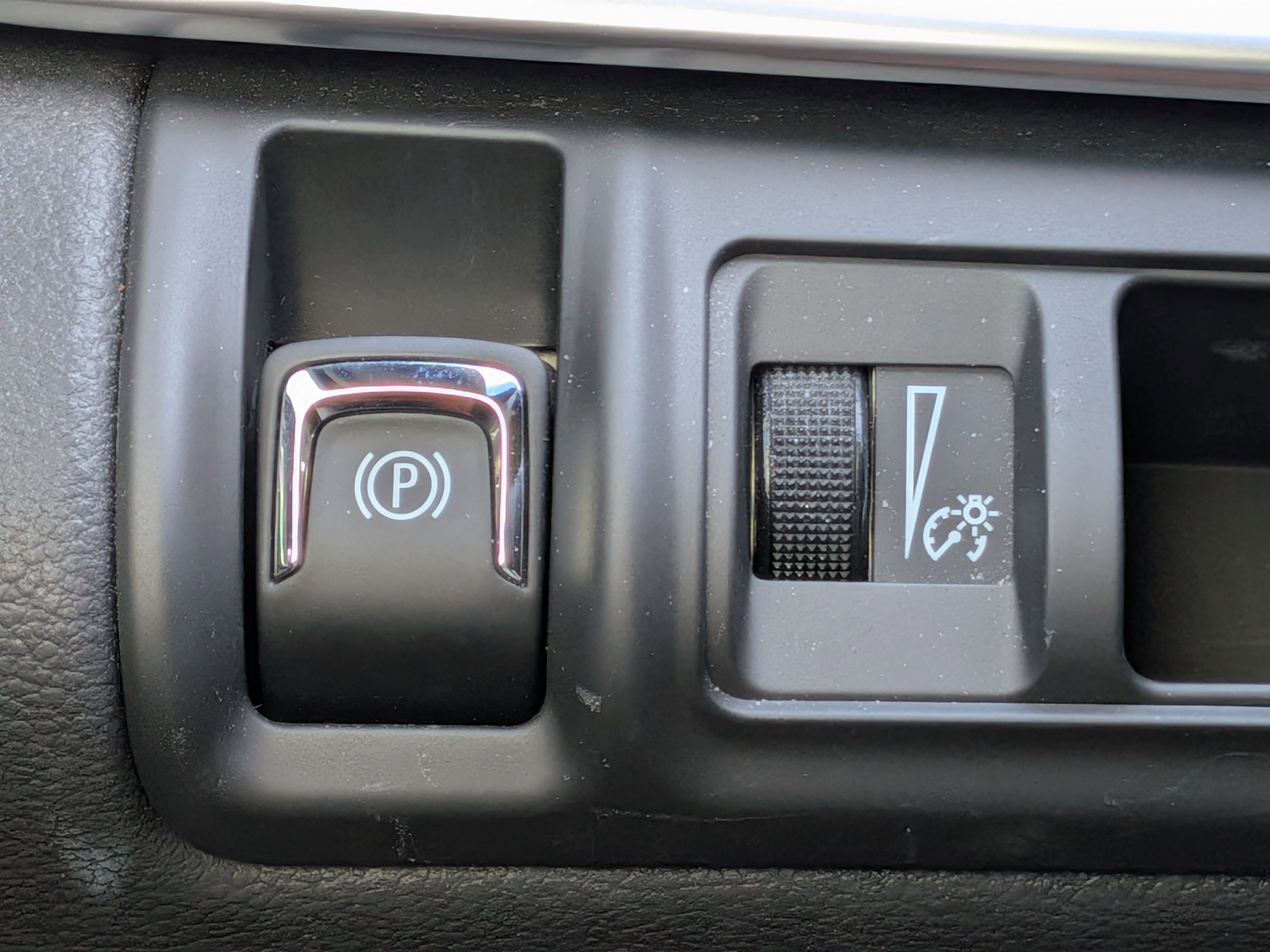 Certified 2017 Cadillac XTS Luxury w/ Driver Awareness Package FWD image 23