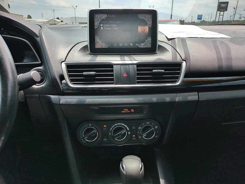 Used 2016 MAZDA MAZDA3 i Sport w/ Preferred Equipment Package FWD image 20