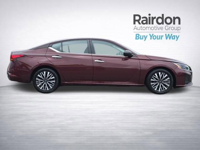 Used 2024 Nissan Altima 2.5 SV FWD image 9