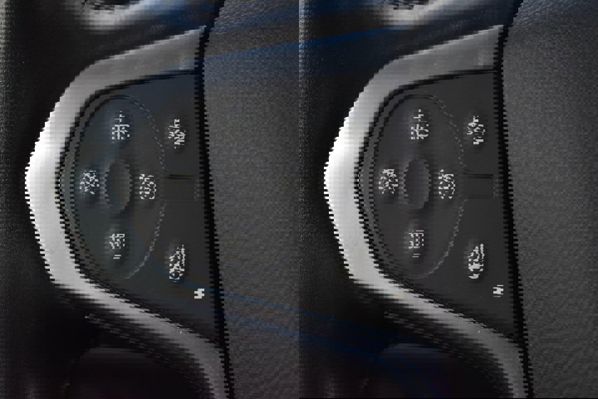 Used 2021 Chevrolet Traverse LT image 20