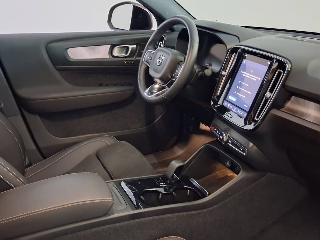 Certified 2023 Volvo C40 P8 Recharge Ultimate w/ Protection Package Premier AWD/4WD image 15